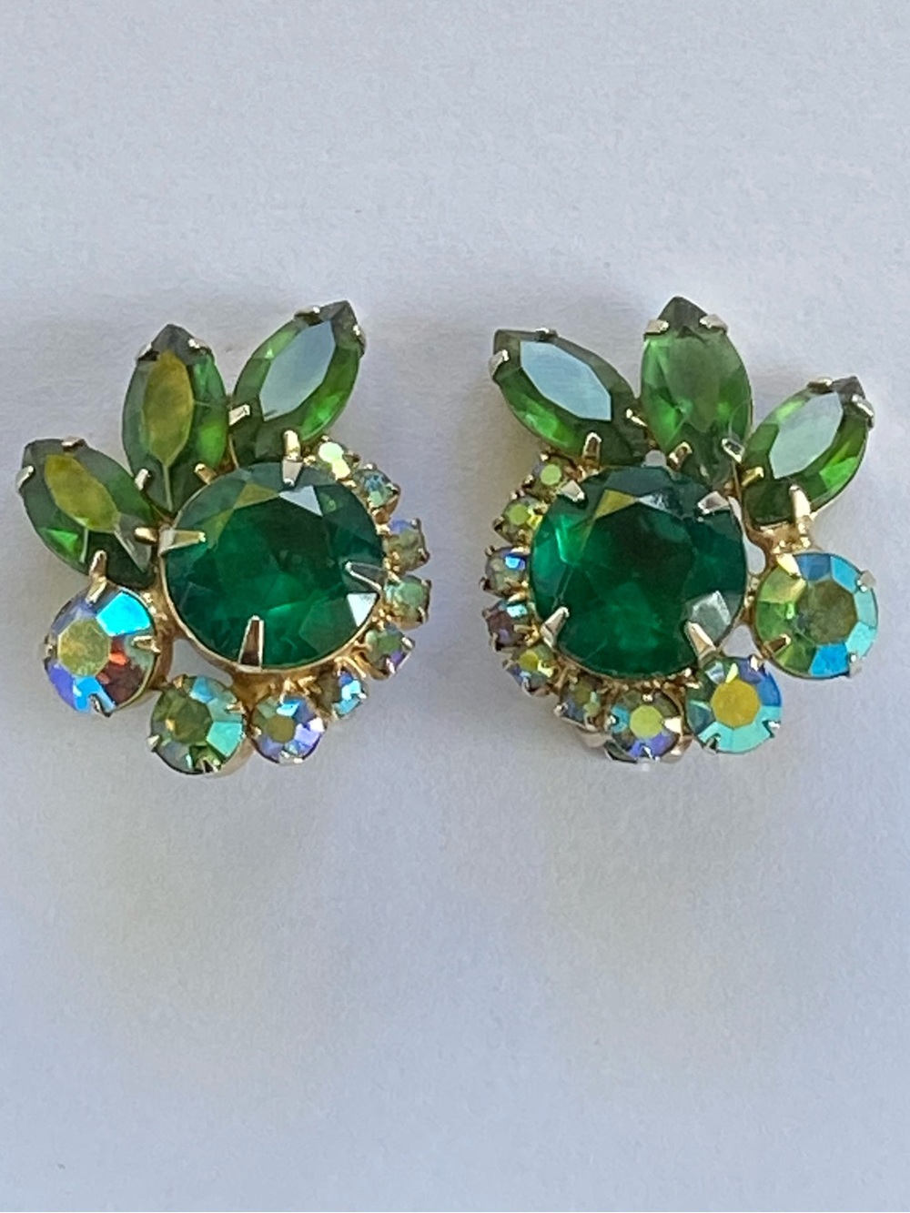 VERIFIED VINTAGE JULIANA D&E
EMERALD GREEN DENTELLE CLIP
EARRINGS #9043
